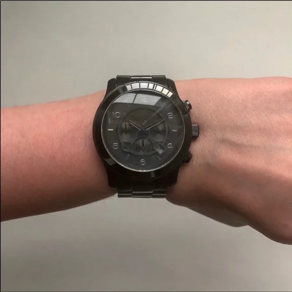 Michael Kors Oversized Watch - Picture 3 of 7